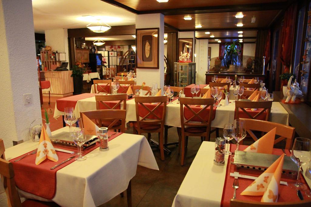 Hotel Restaurant Panorama トゥーン エクステリア 写真