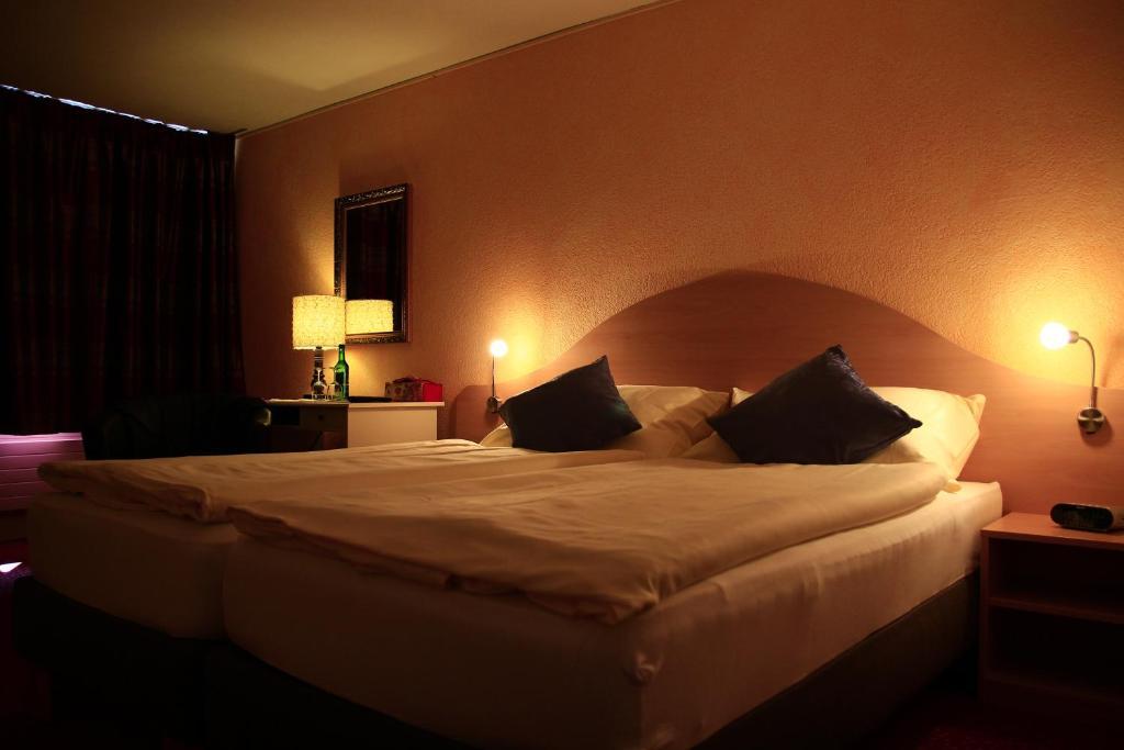 Hotel Restaurant Panorama トゥーン エクステリア 写真